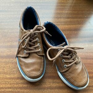 Nautica Big Kid Size 1 Shoe